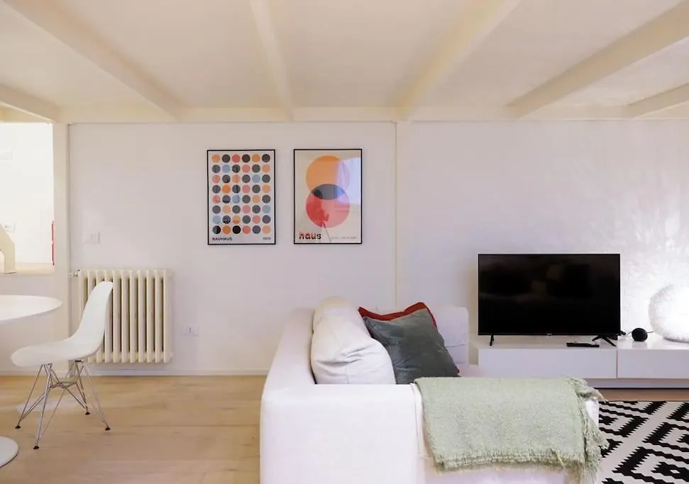 ミラノNavigli-Bocconi Spazio Luce Designアパートメント アパート ミラノ